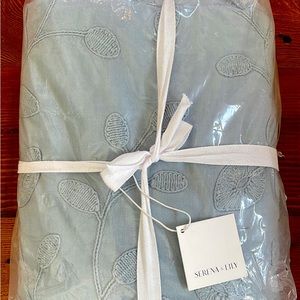 NWT - Serena & Lily King Size Willowbrook Duvet in Coastal Blue